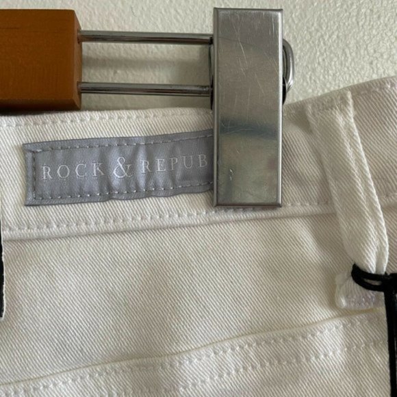 Rock & Republic NWT Women's White Jeans shorts fryed hem 5-Pockets Size 8 - Picture 4 of 11